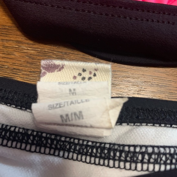 Split bikini - Picture 2 of 2